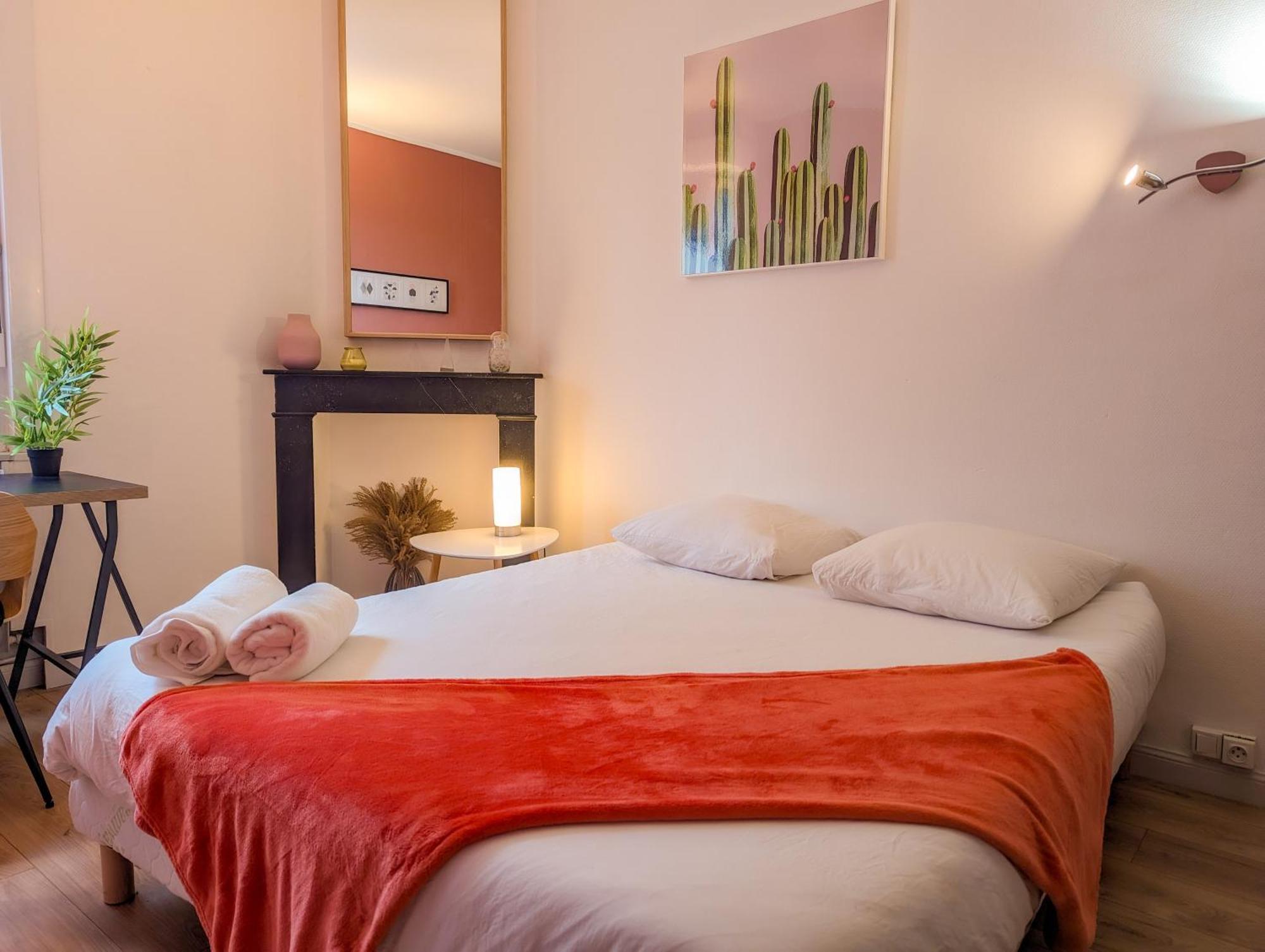 Le Cocon Bleu - Appartement Calme - Parking Gratuit - Fibre Аррас Экстерьер фото